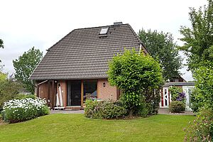 Dieses **Atraktive Zuhause** mitten im Herzen Wackens haben wir innerhalb weniger Wochen an eine junge Familie verkauft, welches das Objekt heiß und innig liebt.